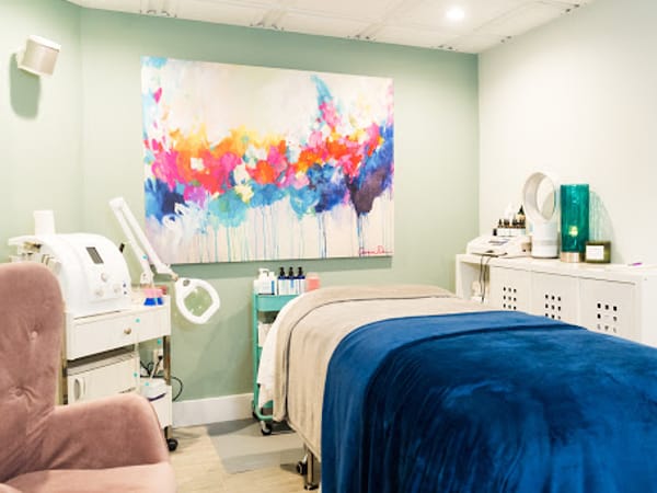 The Laser Lounge Spa Estero