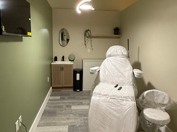 Nefer Aesthetic Clinic