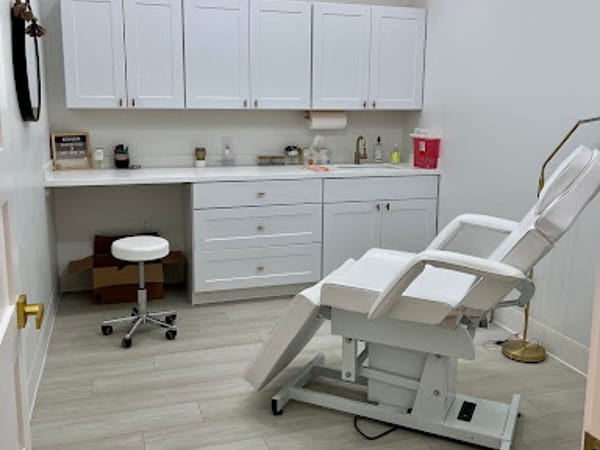 LUXUS Aesthetics Happy Valley Oregon