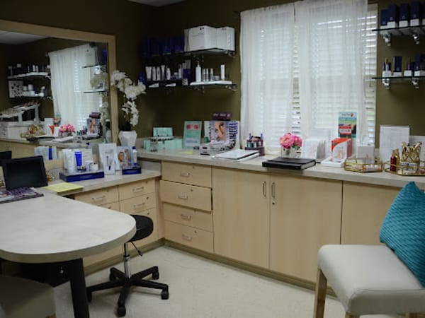 Déjà Vu Skin & Health Center