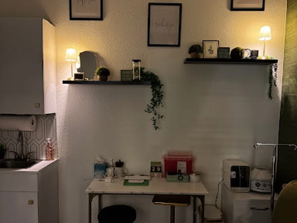 D'Luxe Beauty and Wellness Spa, LLC.