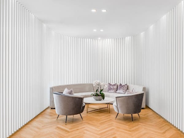 V Line Cosmetic Clinic - Los Angeles