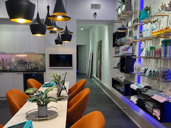 IV Lounge Nola