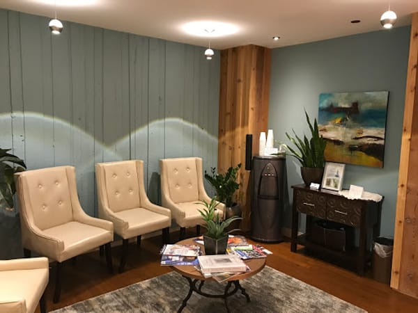 Holistique Medical Center & IV Lounge