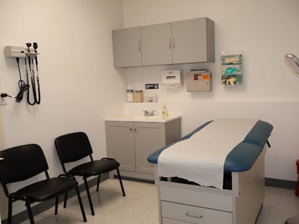 AZ WELLNESS CLINICA FAMILIAR