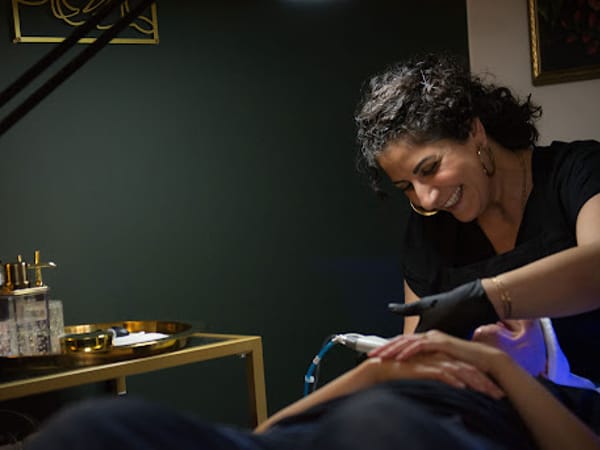 And Beauty - Seattle Esthetician