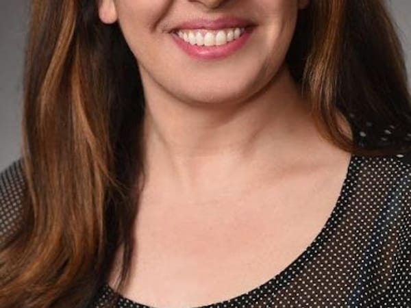 Sarvenaz Nouri, MD Robotic and Minimally Invasive Weight loss Surgeon