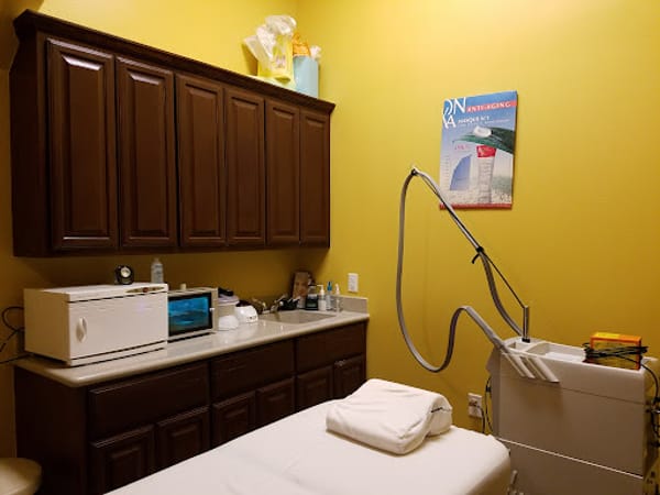 Dermatique Med Spa