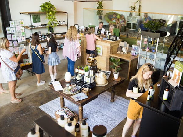 Hempfield Apothetique