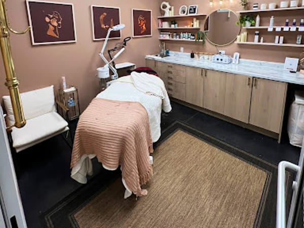 FACE Esthetics & Beauty Studio