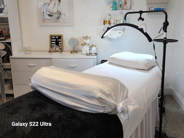 Permanent Makeup and Lash Extensions IC