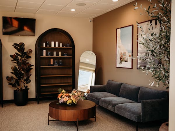 Reviv Lounge