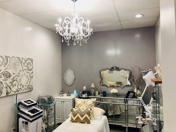 de Hita Skin Care & Med Spa