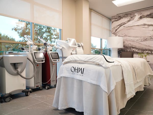 OHMI ANTI-AGING CENTER