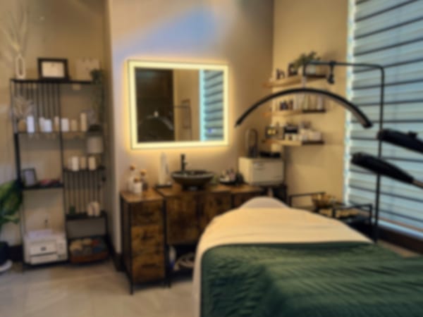 Essence Beauty Lounge