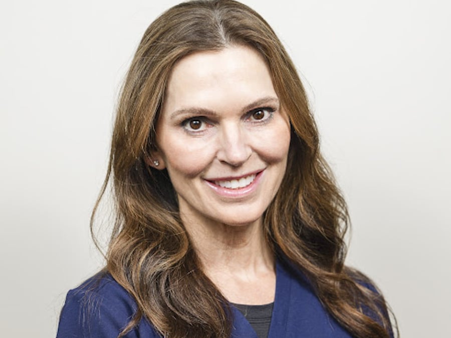 Donna Lee, L.E., C.L.S.