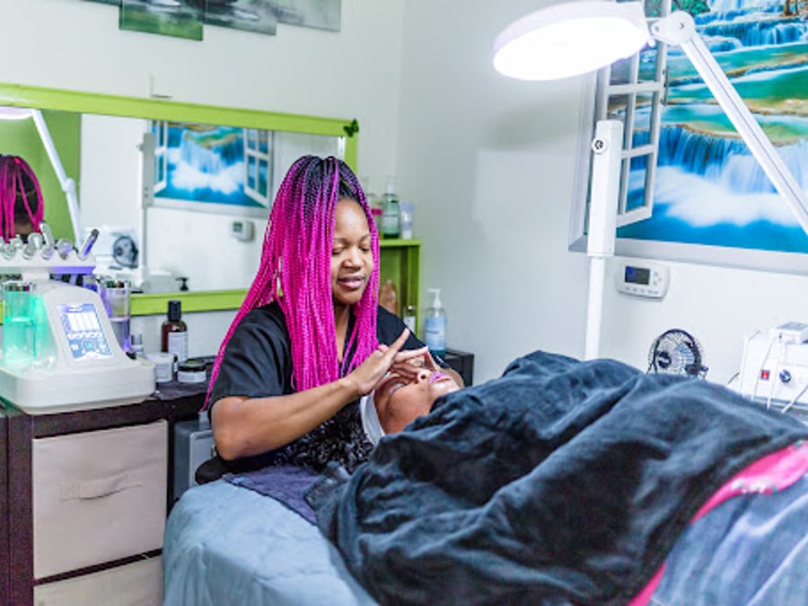 Dee's Gifted Hands Spa Boutique