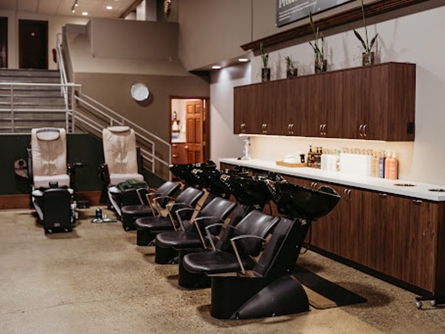 Glance Spa & Salon