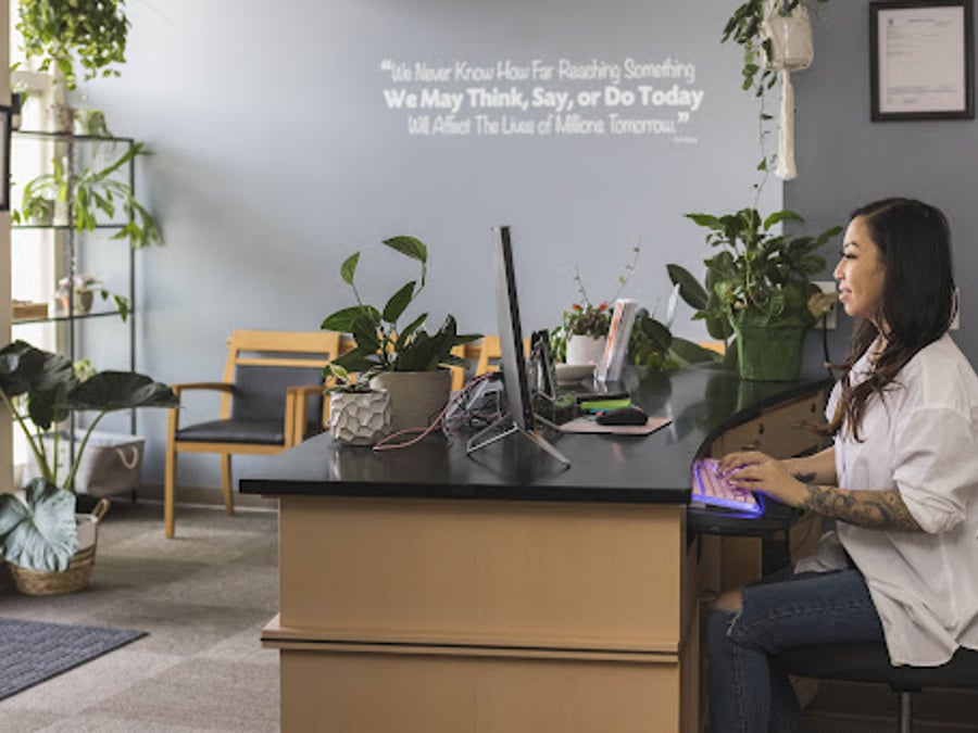 Crescent Chiropractic and Wellness (Lauri Webb, DC, LLC)