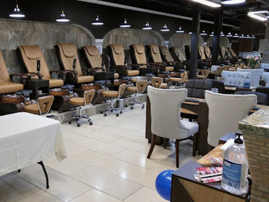Gervais Nails & Med Spa