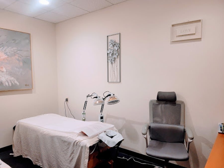 HealLiveLaugh Acupuncture & Wellness Center