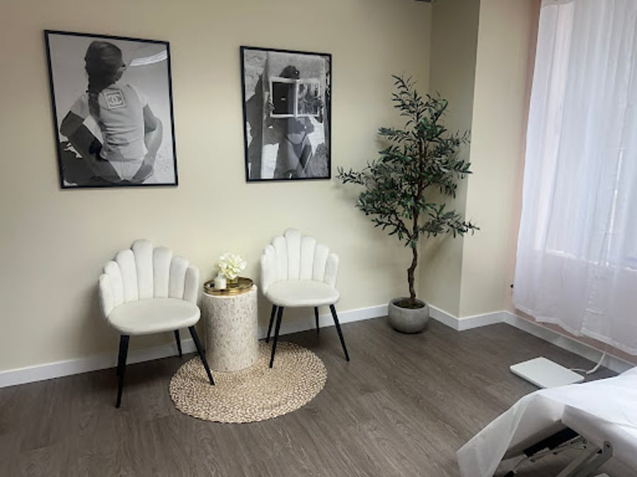 The Contour Lounge