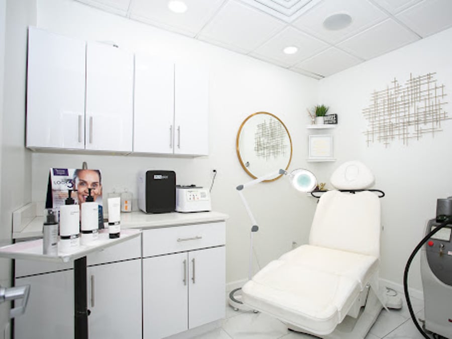 Fleur De Lis Beauty & Esthetics