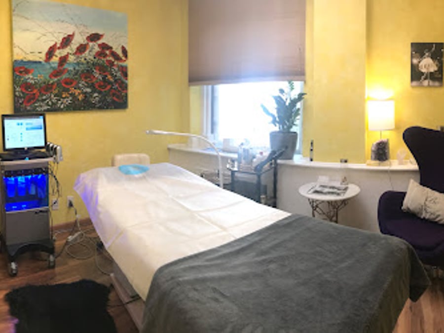 Petals Laser Lounge
