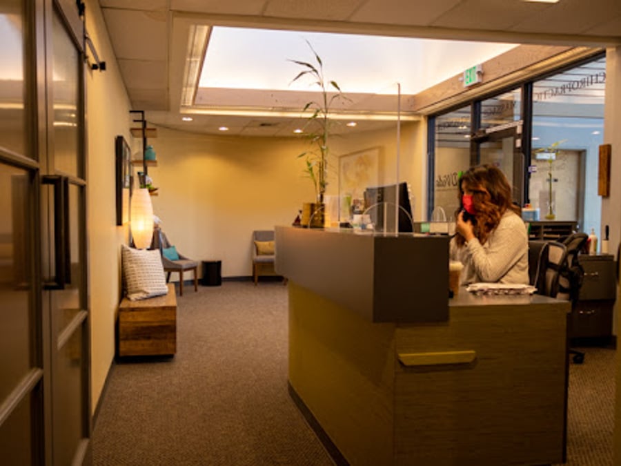 D'Vida Injury Clinic & Wellness Center