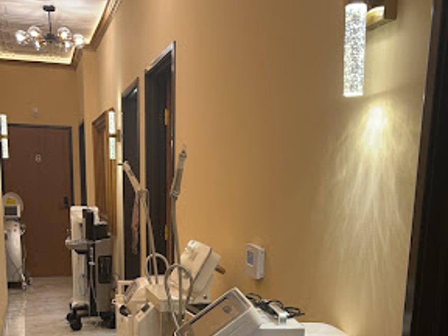 DELUXE MED SPA