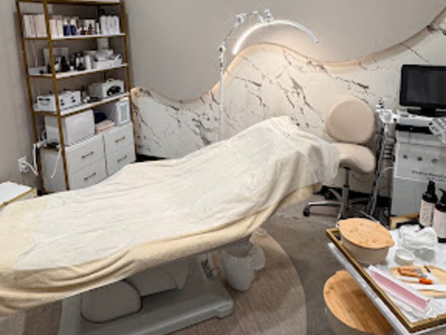Aura Aesthetics - Facial Spa, Beauty Salon, Spa, Medical Spa, Skin Care Clinic, Waxing Hair Removing Service, Sugaring, more