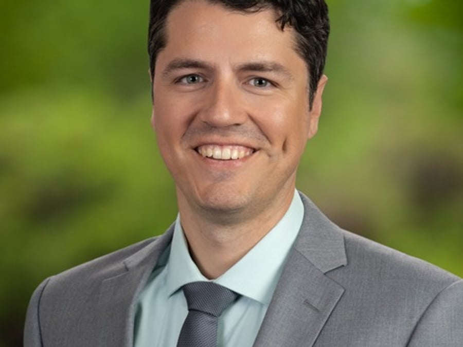 Andrew J Luckett, M.D.