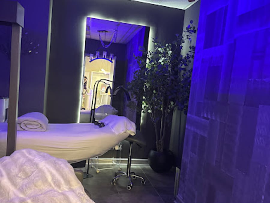 Color Vanity Beauty & Facial Spa