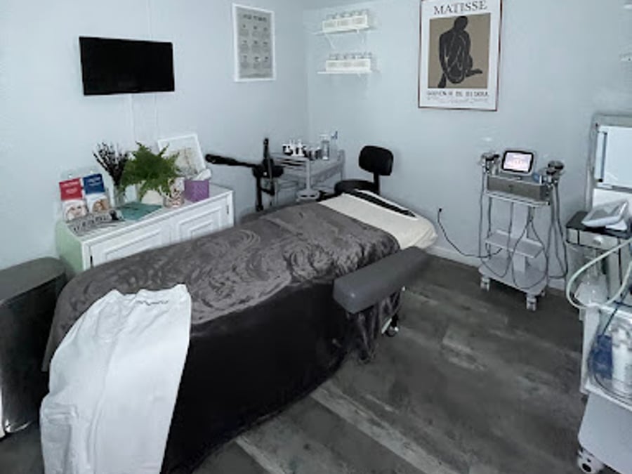 Fond & Faye Medical & Wellness Spa