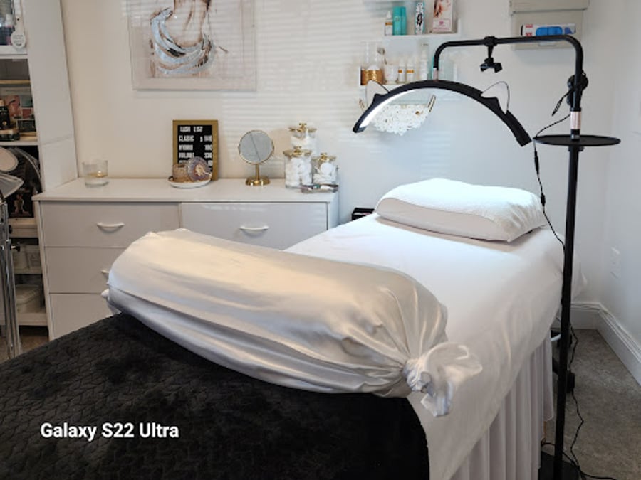 Permanent Makeup and Lash Extensions IC