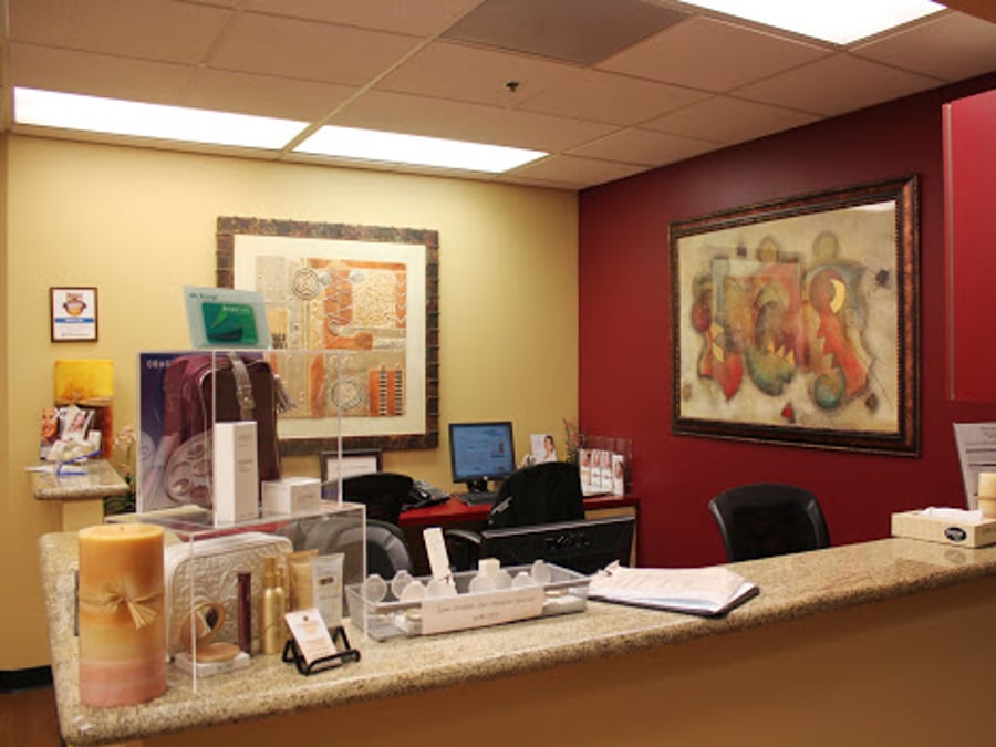 Dr. Hanna / La Nouvelle Medical Spa & Cosmetic Surgery