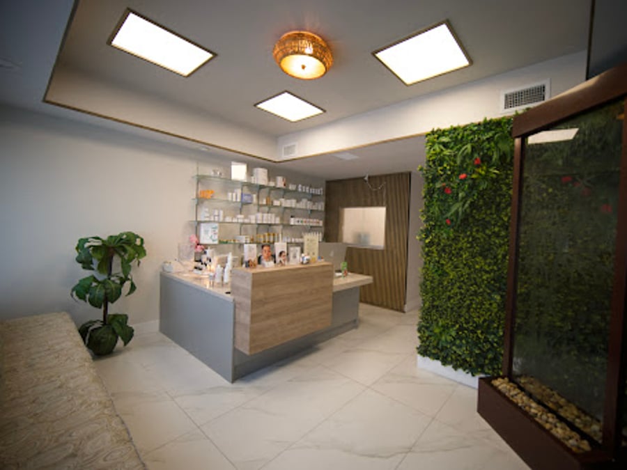 Green Wellness Centre & Med Spa