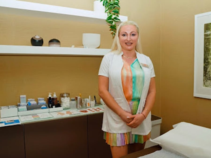 Ombright Wellness Acupuncture • Fertility Specialist • Hyperberic • Ozone • Red light & Salt Therapy South Miami Center