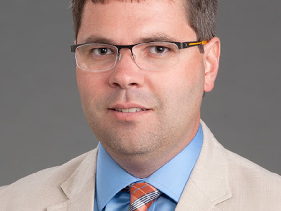 Dr. Baker Henson, General and Bariatric Surgeon