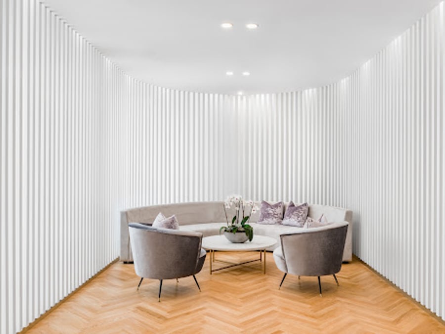 V Line Cosmetic Clinic - Los Angeles