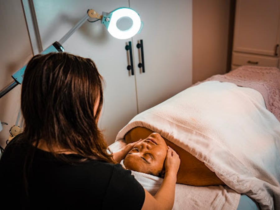 The Emporium Signature Spa Mid City